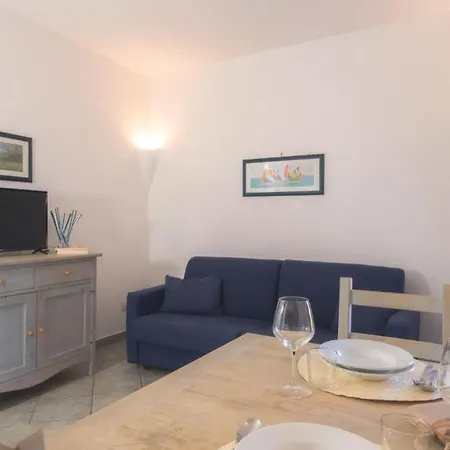 Apartment Tranquil Village 1 Bedroom B4p-premier Sleeps 4 Persons