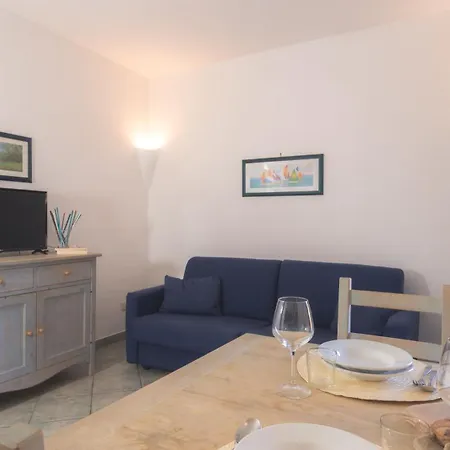Tranquil Village 1 Bedroom B4p-premier Sleeps 4 Persons Apartment Palau